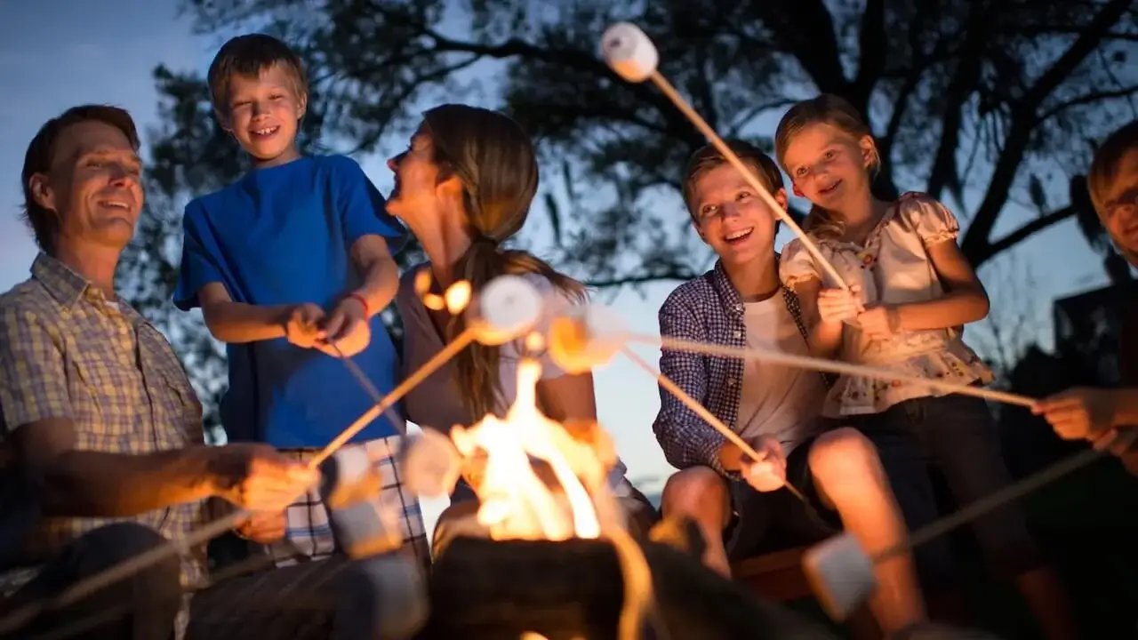 Master Campfire Basics: Safe Ignition & Maintenance